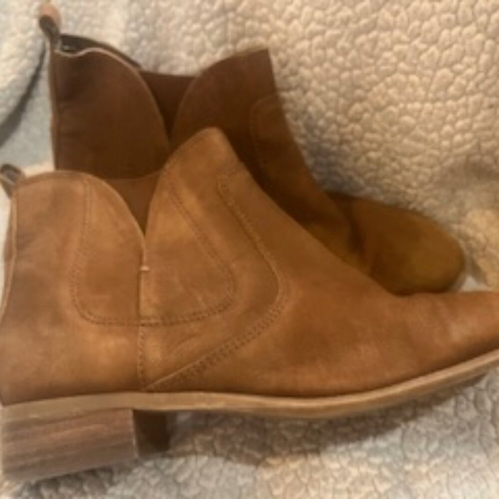 Short Nine West Jupiter Boots Size 8